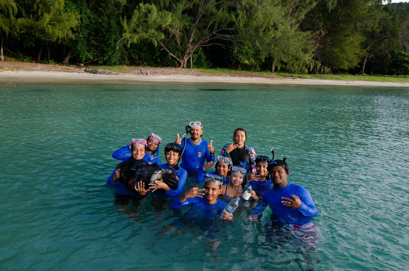 Excursion group in the water